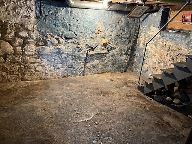 Building Photo - 1317 Broadway St