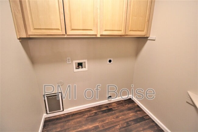 Building Photo - 6480 E Shellbrook Dr