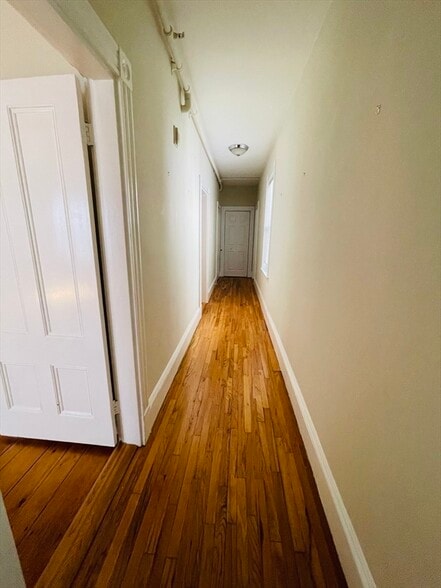 Building Photo - 51 Beacon St