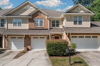 Building Photo - Beautiful 3 Bedroom / 2.5 Bathroom Townhome - Available NOW!