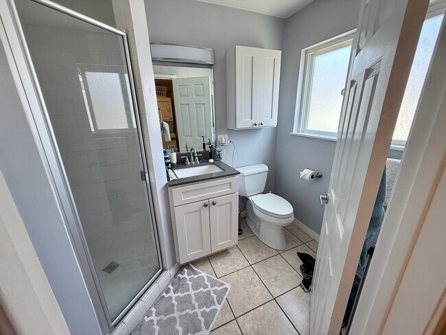 Bath 2 - 1000 Highland Ave