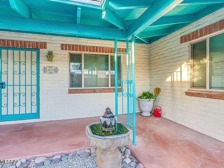 Building Photo - 3033 N Cherry Ave