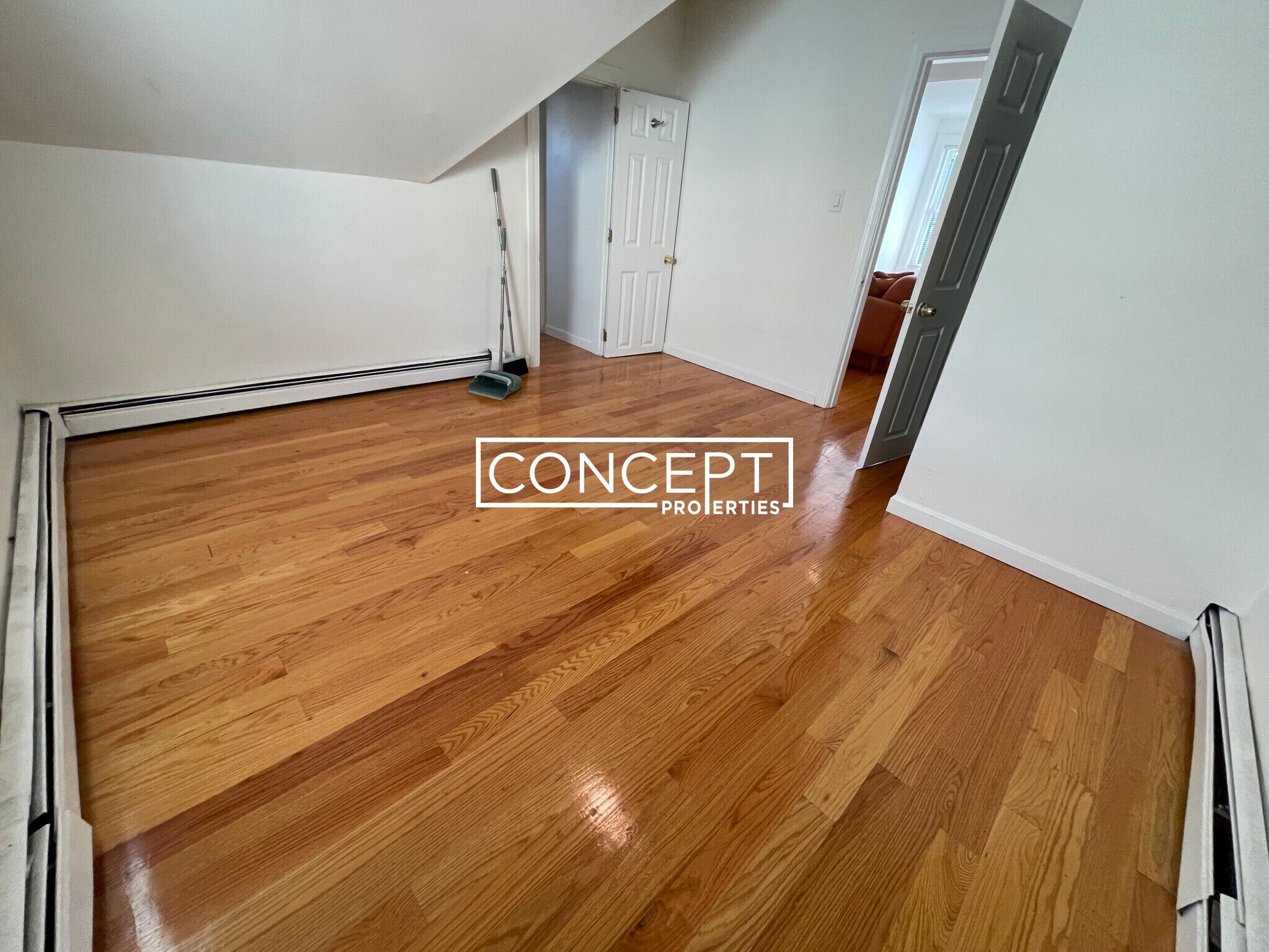 Building Photo - 648 Columbia Rd