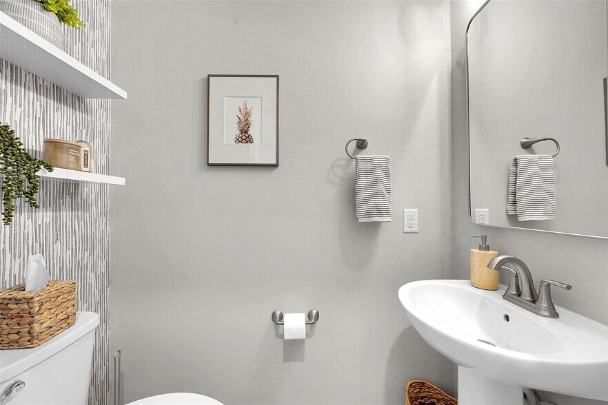 Building Photo - 6112 Rancho Ln