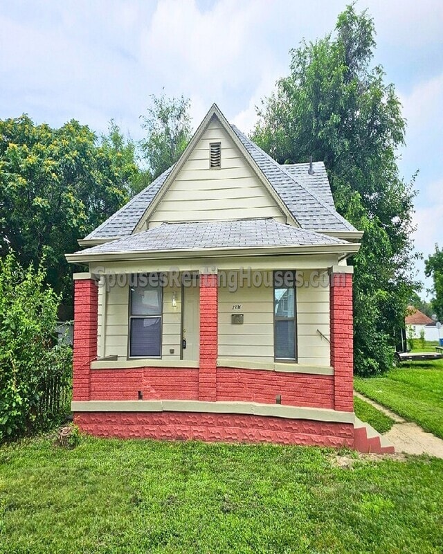 Building Photo - 2336 Sycamore St