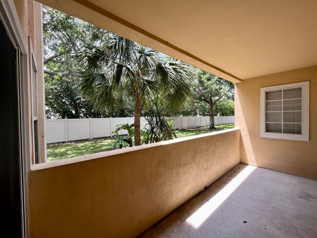 Building Photo - 3/2 unit becoming available June 1st for an annual lease