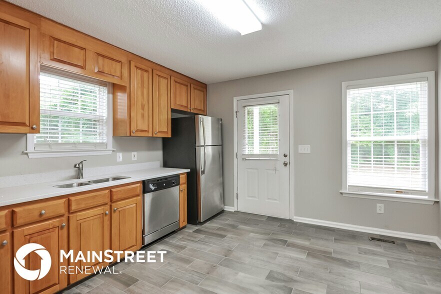 Building Photo - 1100 Curtiss Dr