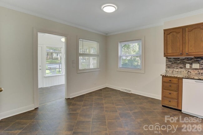 Building Photo - 121 Marshdale Ave SW