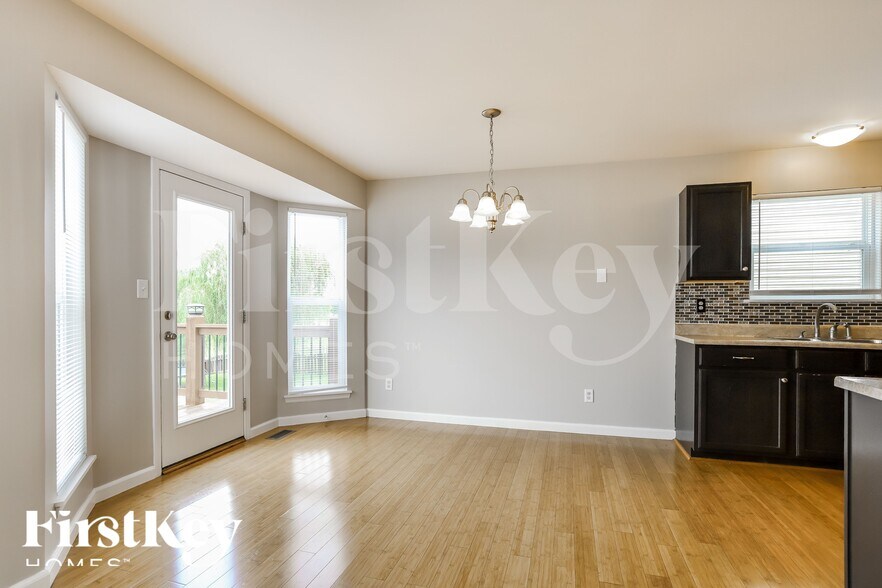 Building Photo - 121 Brookfield Blvd