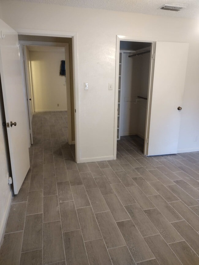 Building Photo - 402 S Wofford St