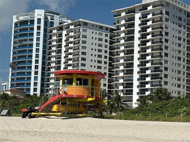 Building Photo - 6039 Collins Ave
