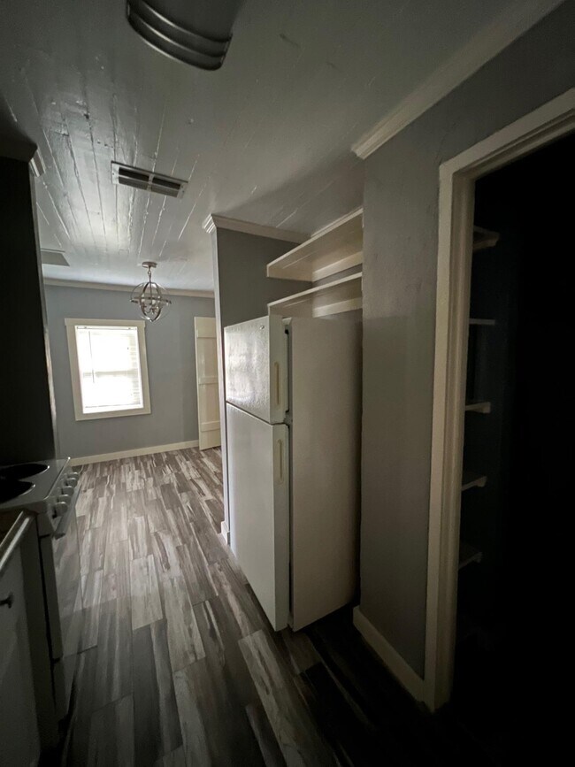 Building Photo - 1316 Aintree Ln