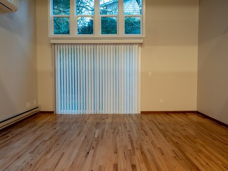 Building Photo - 2026 SW Carolina St