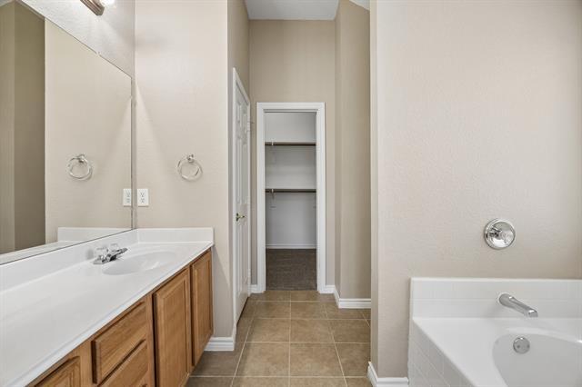 Building Photo - 9508 Fox Hill Dr