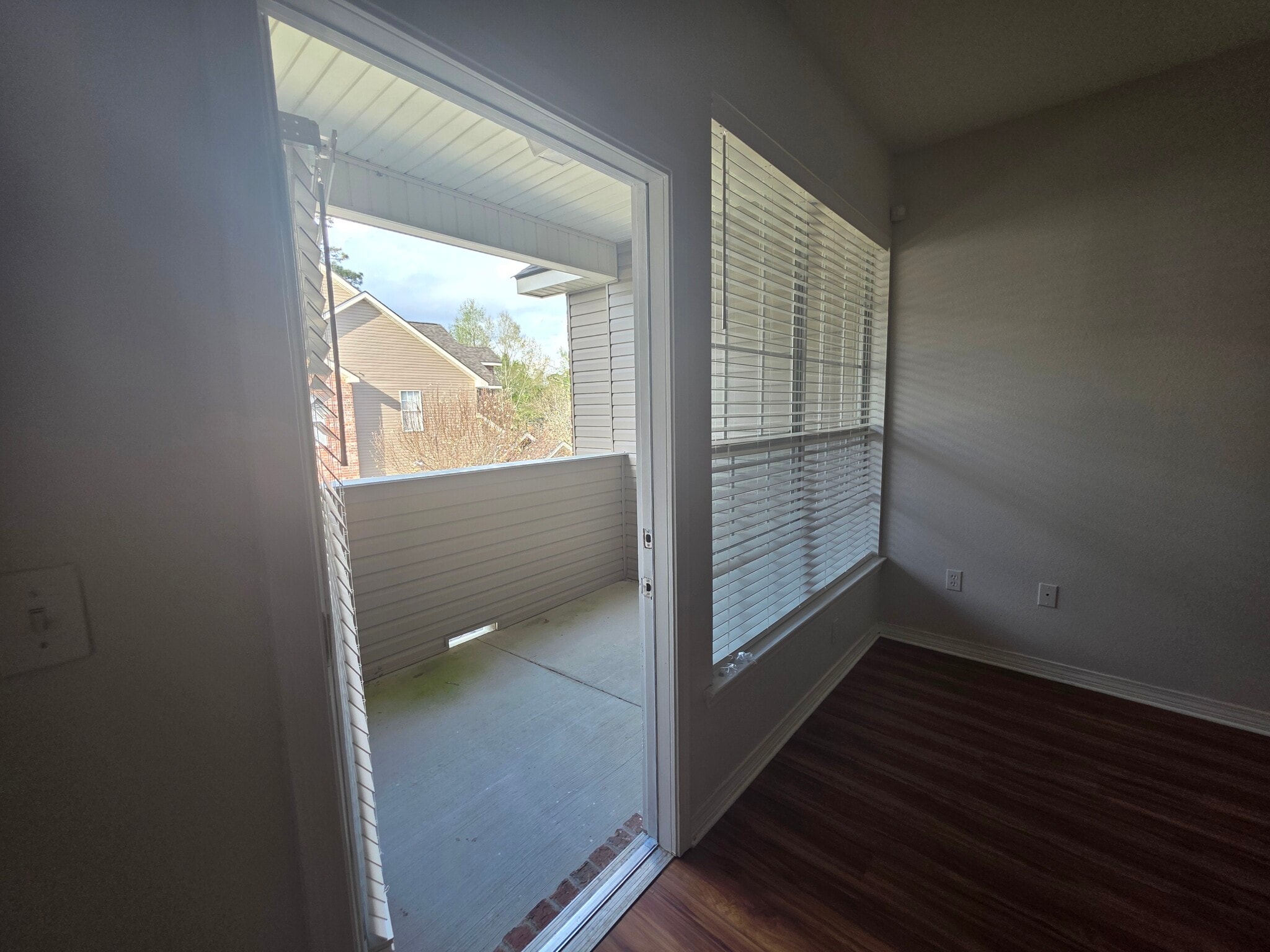 Building Photo - 503 Spartan Dr