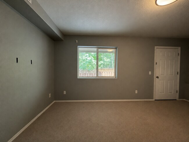 Building Photo - 2677 NW Preston Ct