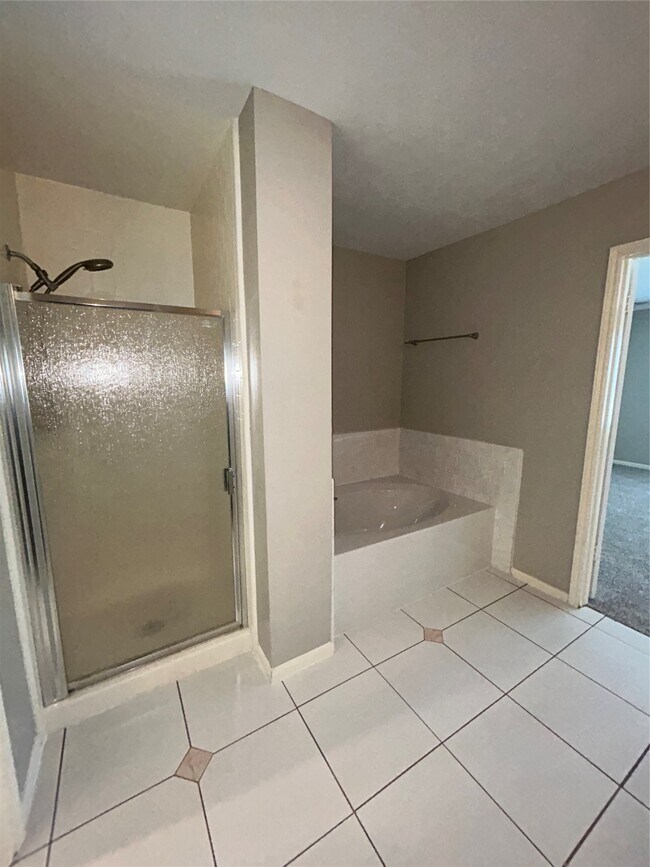 Building Photo - 5415 W Harrow Dr