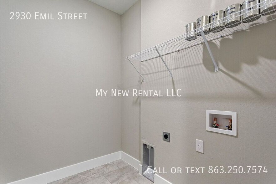 Building Photo - 2930 Emil St