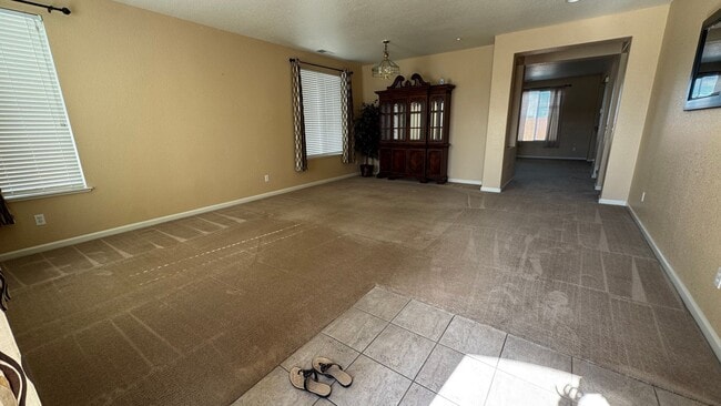 Building Photo - PENDING!