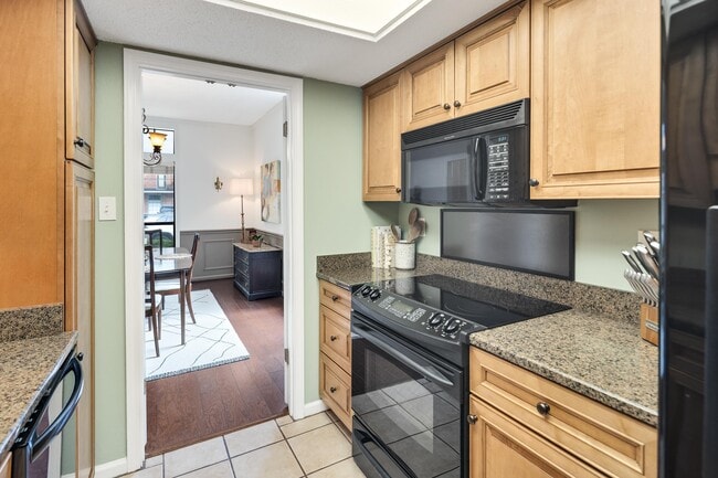 Building Photo - 1707 Belvedere Ct