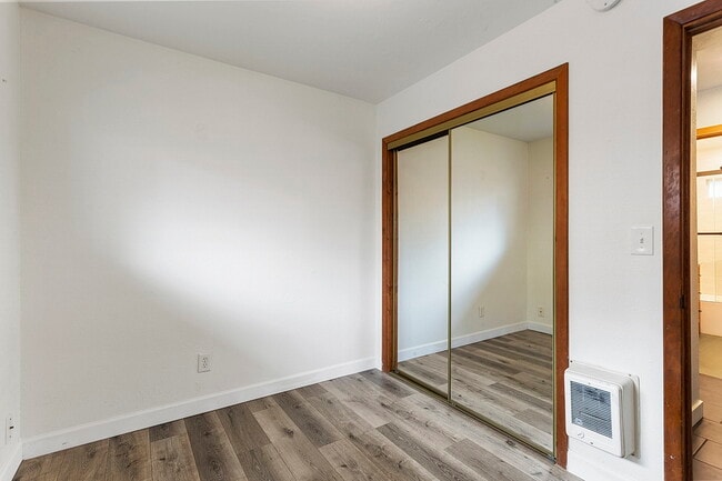Building Photo - 5359 SE 91st Ave