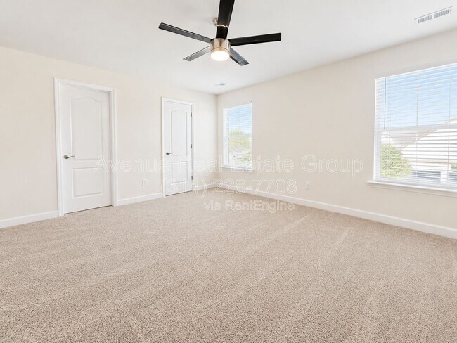Building Photo - 36 Pheasant Ln