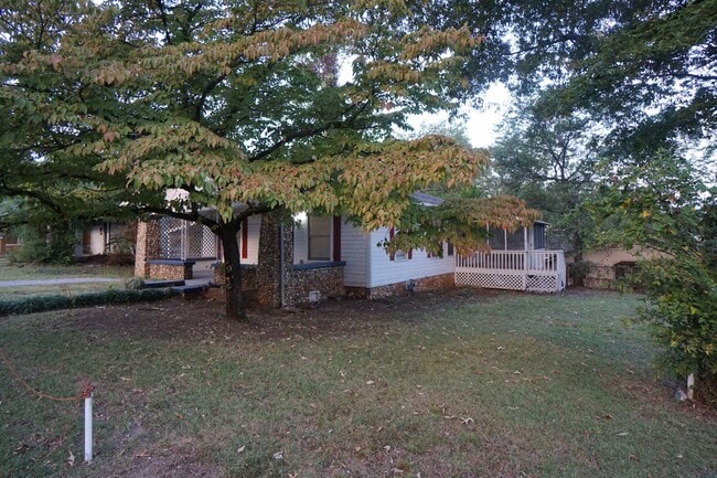 Building Photo - 1194 Birmingham St