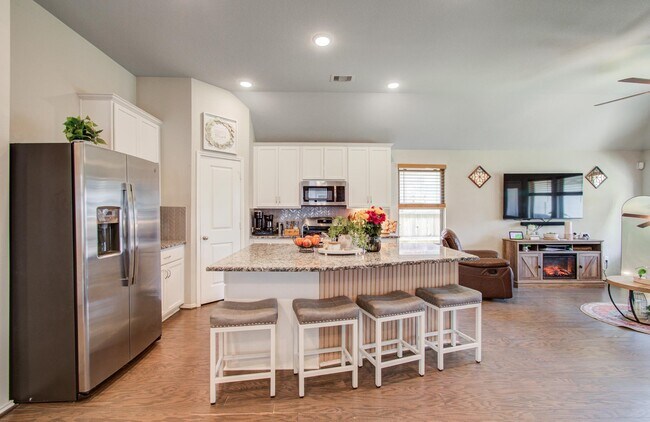 Building Photo - 32038 Quail Terrace Ln