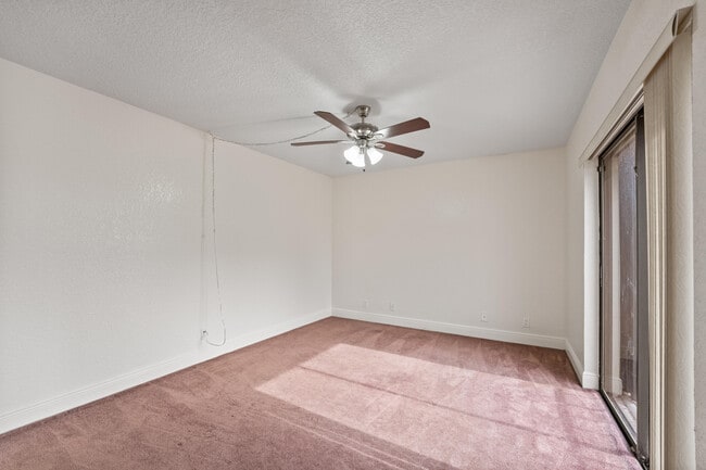 Building Photo - 156 Lake Arbor Dr