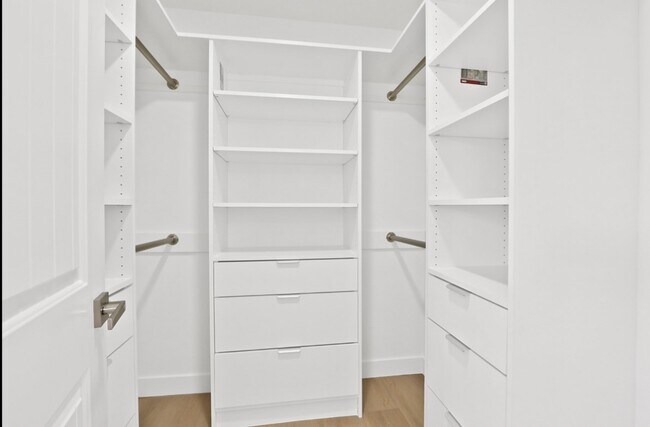 Building Photo - 21525 Vía Pepita