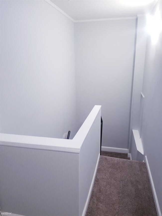 Building Photo - 3 br, 1.5 bath Duplex - 1729 Maryland Aven...