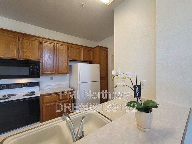 Building Photo - 68 Manchester Dr