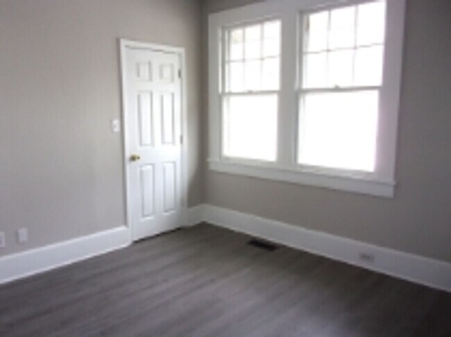 Building Photo - 411 N Confederate Ave