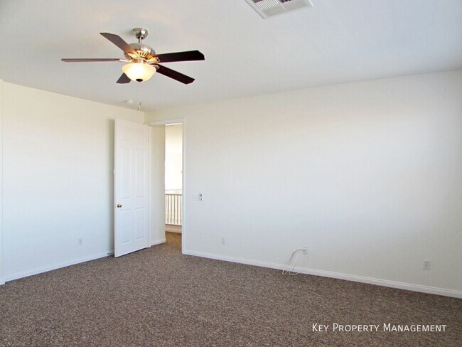 Building Photo - 722 Bighorn Creek St