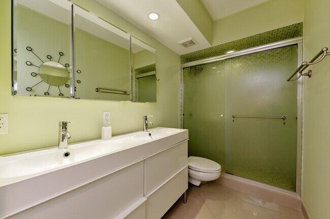 Building Photo - 1112 Ocean Terrace