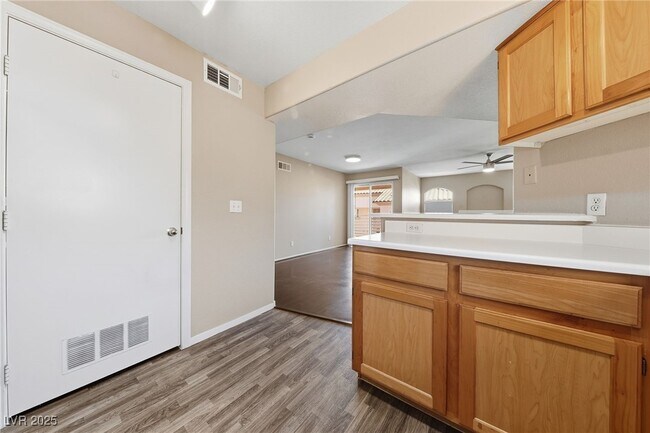 Building Photo - 4555 E Sahara Ave