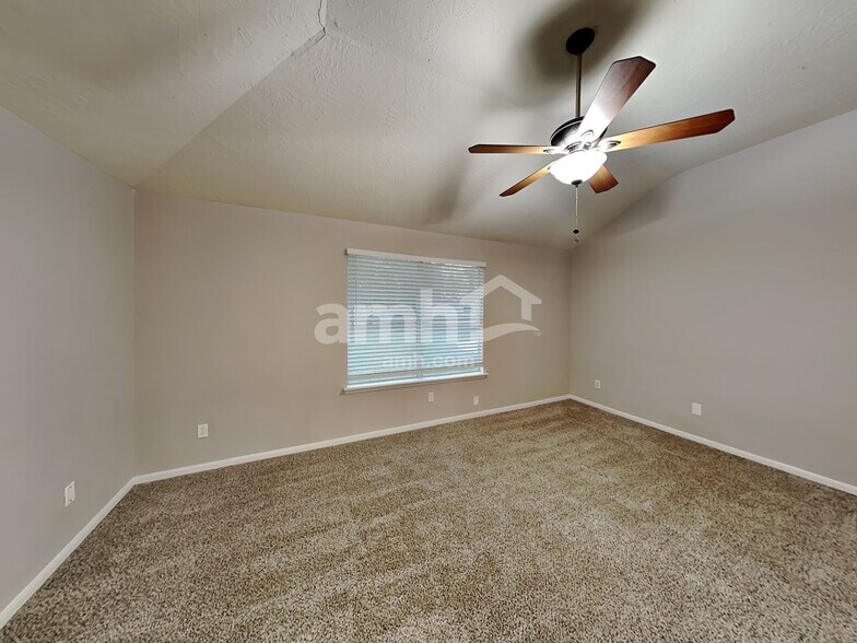 Building Photo - 7010 Grant Dr