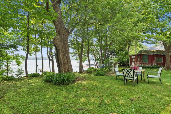 Building Photo - 111 Cottage Rd