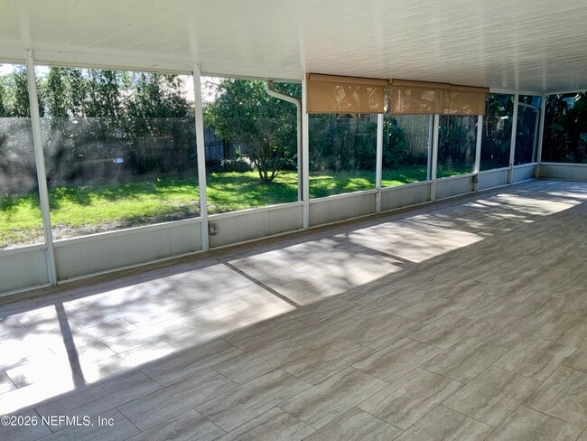 Building Photo - 1809 Kings Way