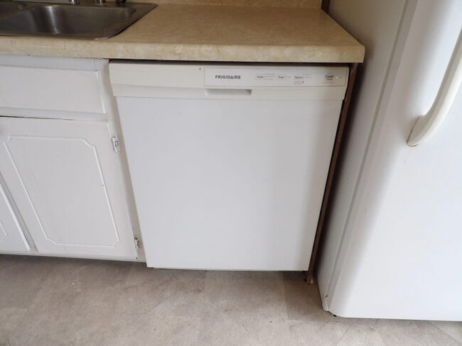 Building Photo - 409 Ridgewood Ln