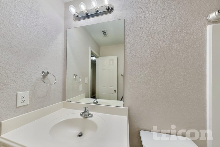 Building Photo - 11443 Coral Canyon