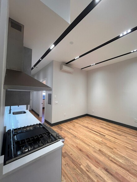 Building Photo - 604 Palisade Ave