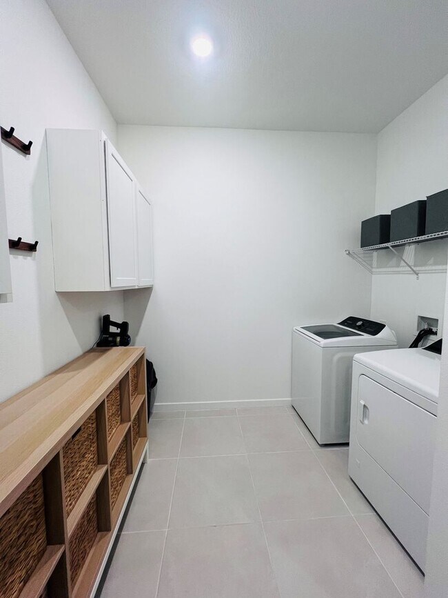 Building Photo - 4 Bedroom, 2.5 bathroom, Apollo Beach, newly built in 2025 ...