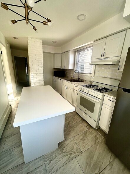 Kitchen - 205 N 16th St