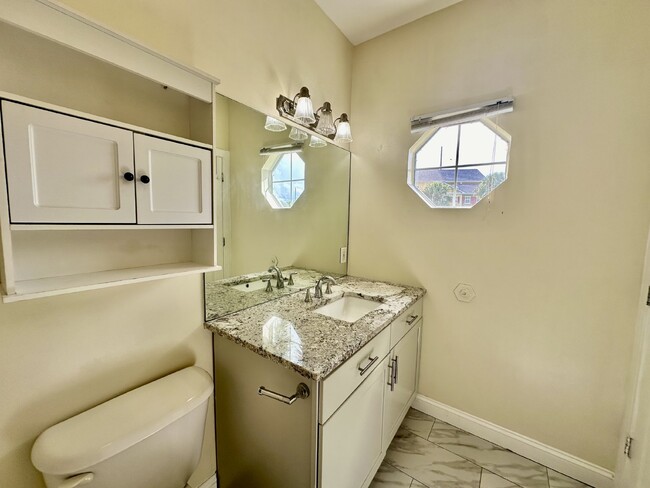 Building Photo - Studio Apartment in Downtown Bluffton Vill...