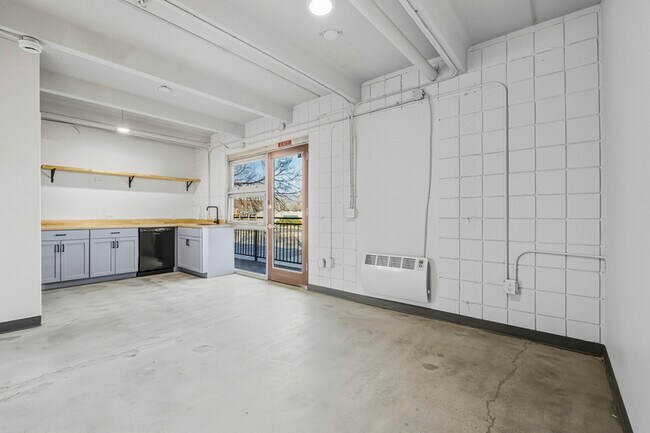 Building Photo - 415 S Weber St