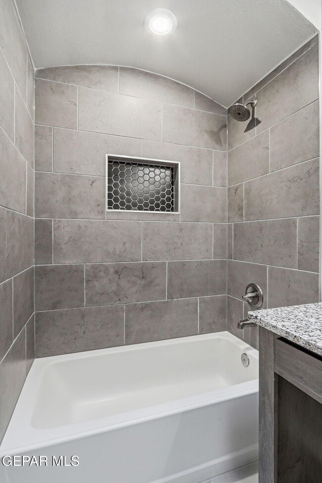 Building Photo - 909 Ada Ln