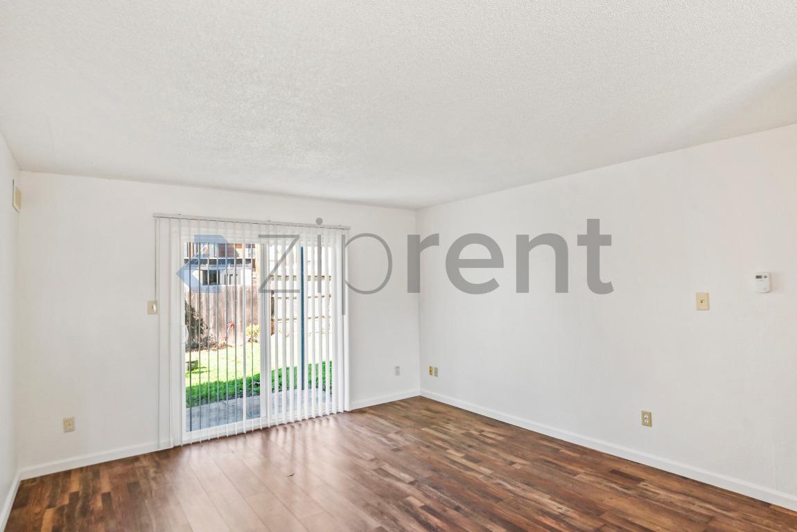 Building Photo - 3865 Almond Ave