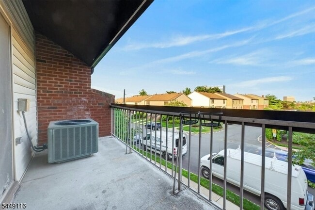 Building Photo - 94 Beverly Hl Ter