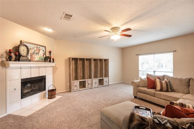 Building Photo - 5517 Vineyard Ln